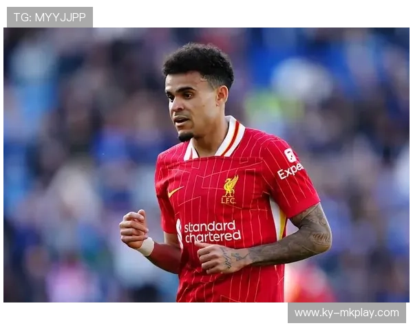 切尔西边锋内切射门果断