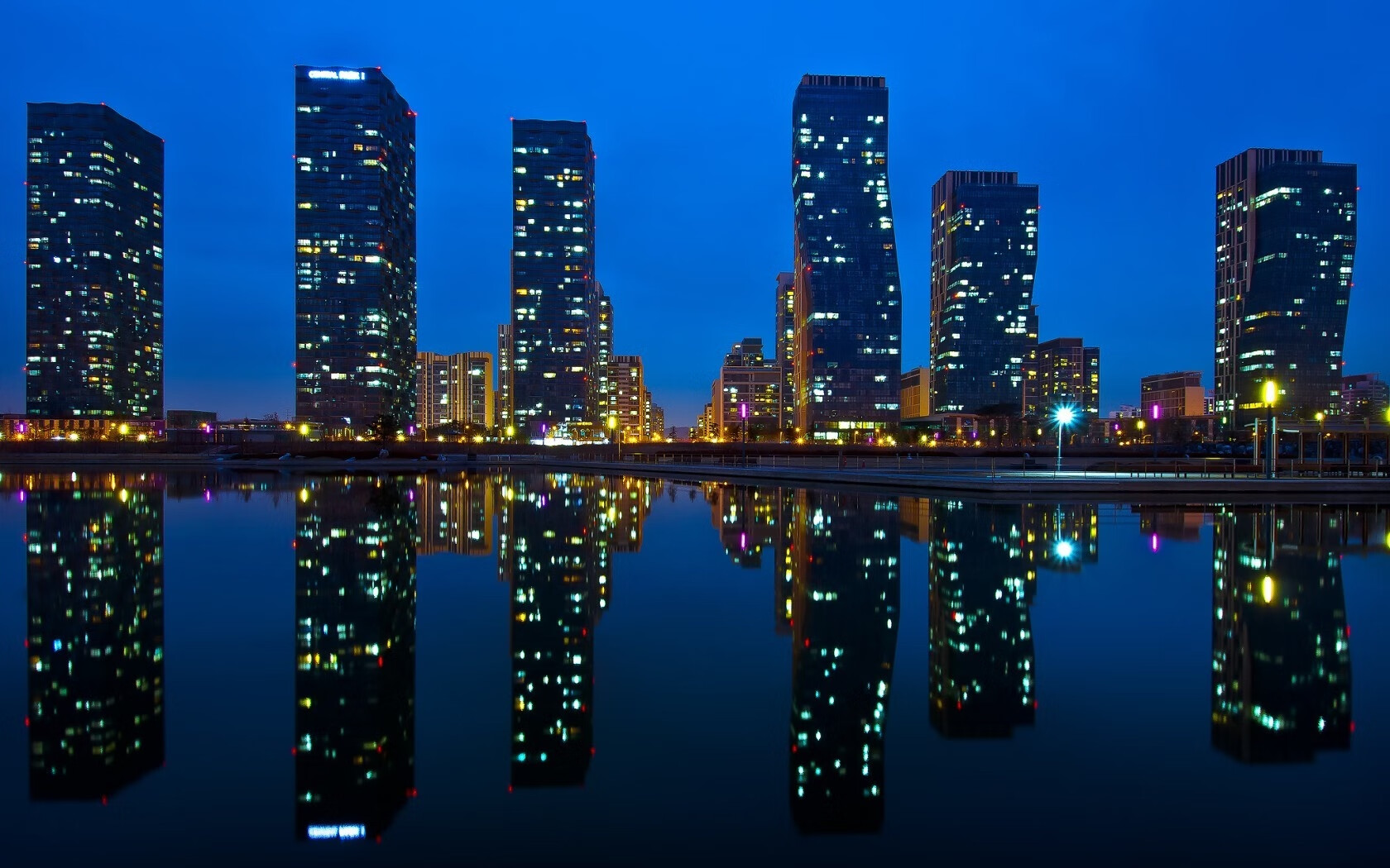 职业联赛转播制作水平未达国际标准，五大联赛转播权多少钱